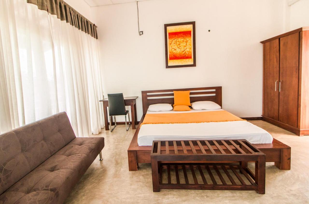Aurora Lagoon Front Negombo Kültér fotó